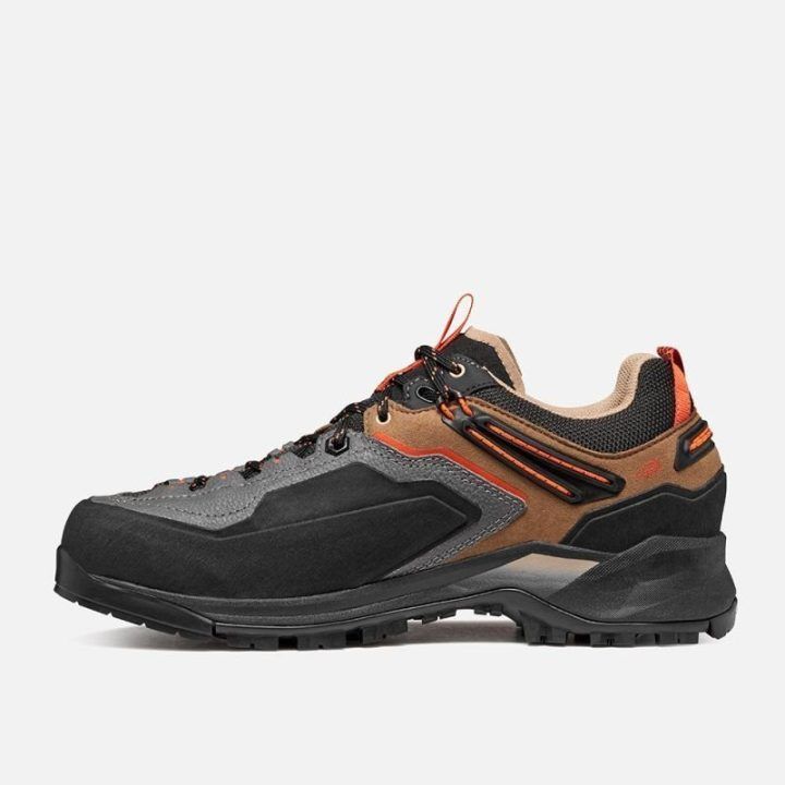 Laipiojimo batai Garmont Akron GTX, rudi ir juodi