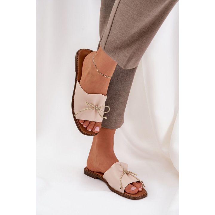 Odos imitacijos šlepetės su kaspinu Step in style