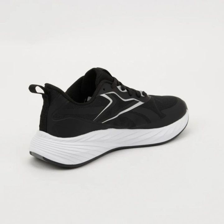 Moteriški sportbačiai Reebok Verse, juodi