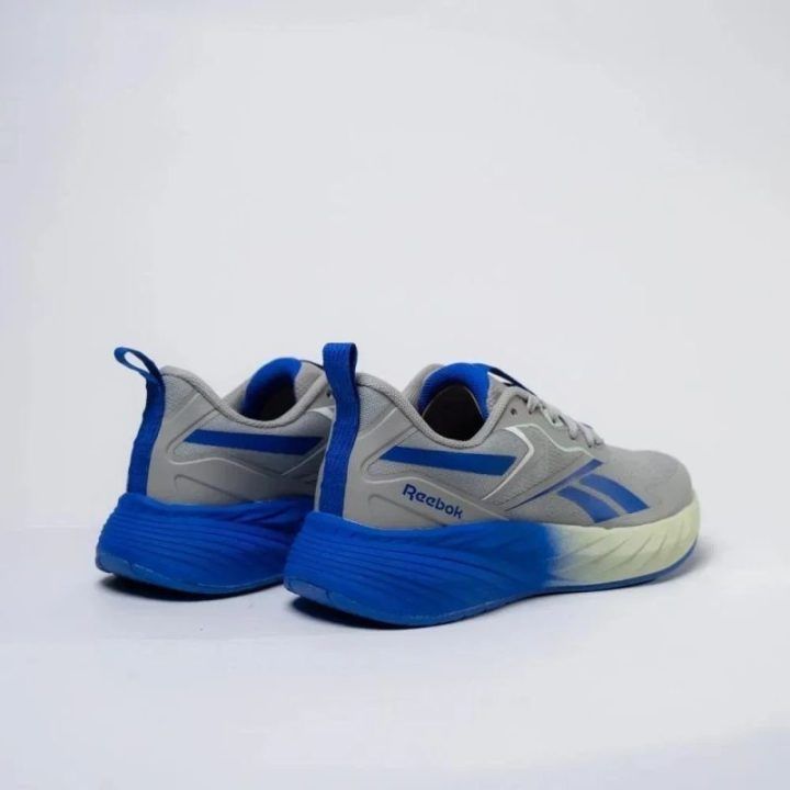 Moteriški sportbačiai Reebok Verse
