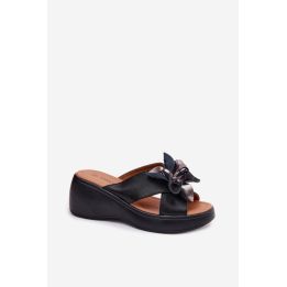 Juodos odinės basutės su platforma ir gėle Step in Style
