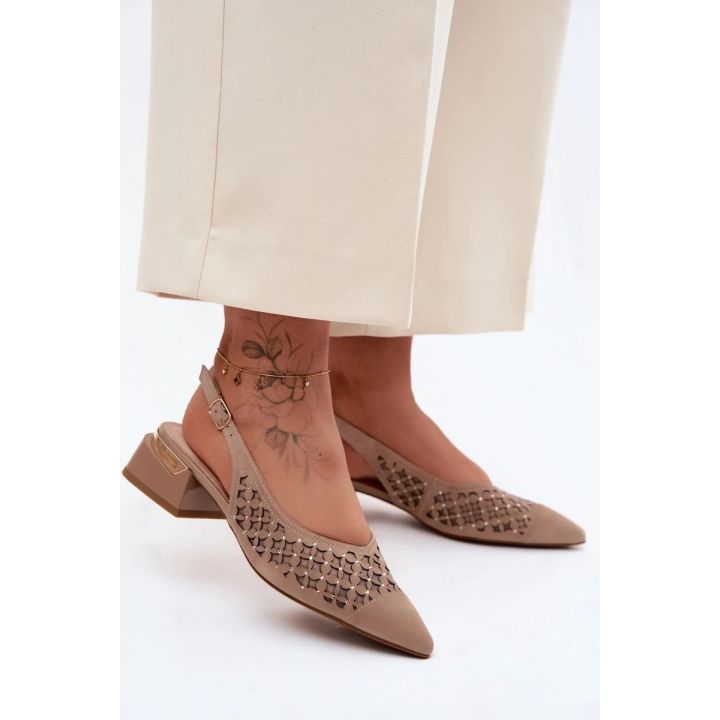 Aukštakulnės basutės su ažūriniu viršumi Step in style