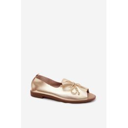 Auksinės basutės su kulnu ir kaspinu Step in style