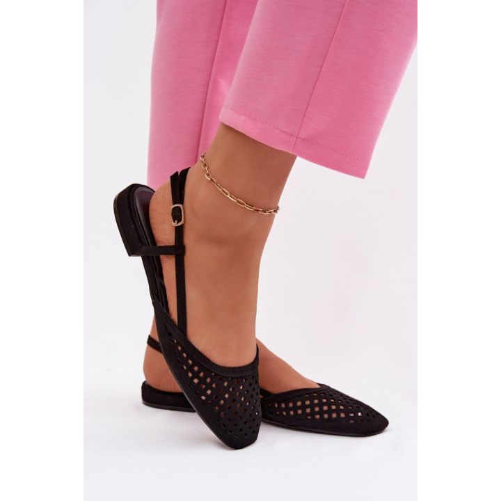 Juodos balerinos su ažūriniu viršumi ir dirželiu Step in style