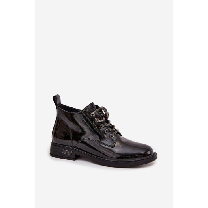 Juodi aulinukai su dekoratyviniu suvarstymu Step in style