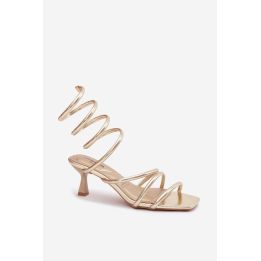 Aukštakulnės basutės su spirale Step in style
