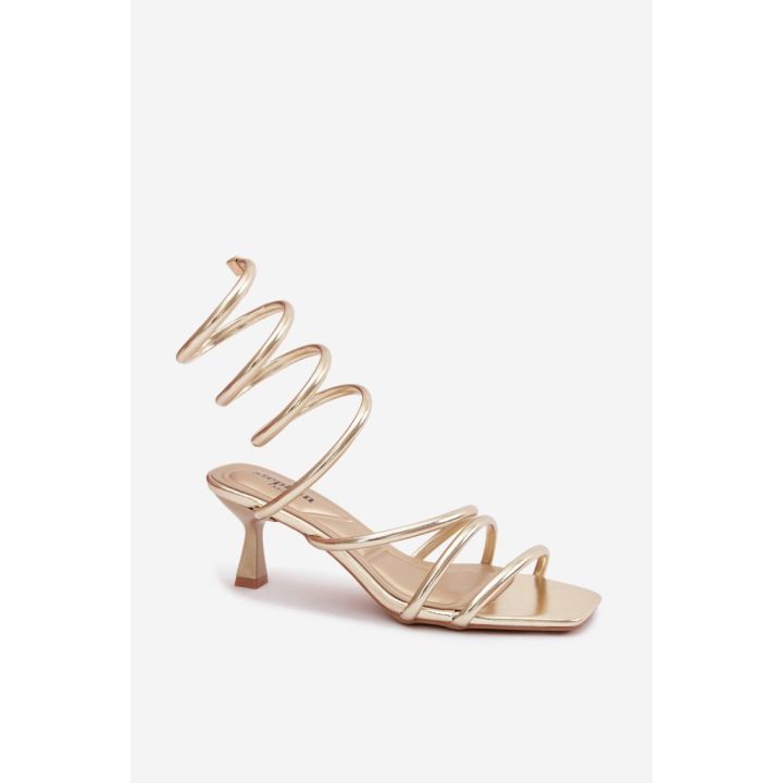 Aukštakulnės basutės su spirale Step in style