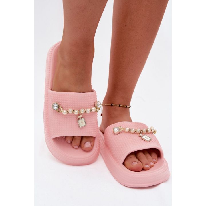 Rožinės basutės su platforma ir dekoru Step in style