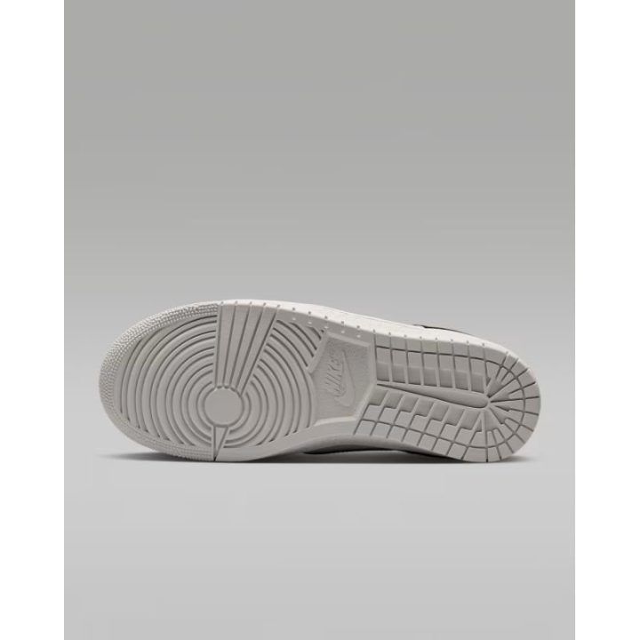 Moteriški laisvalaikio batai Nike Air Jordan Skyline Low LE, balti