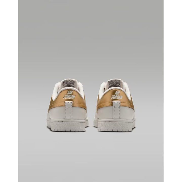 Moteriški laisvalaikio batai Nike Air Jordan Skyline Low LE, balti