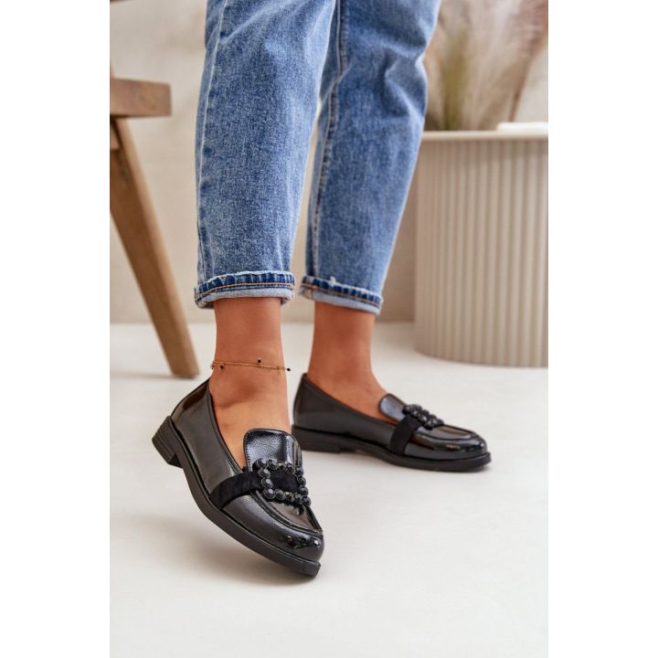 Juodi mokasinai su dekoratyvine sagtimi Step in style