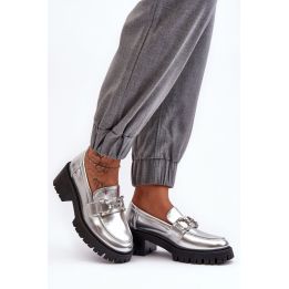 Sidabro spalvos aulinukai su dekoratyvine sagtimi Step in style