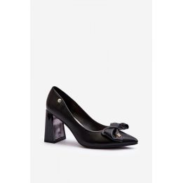 Juodi aukštakulniai bateliai su kaspinėliu Step in style