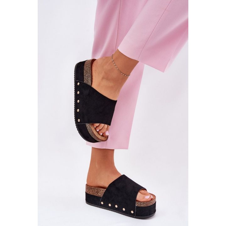 Juodos zomšos imitacijos basutės su platforma ir kniedėmis Step in style