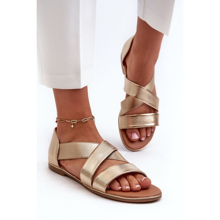 Auksinės basutės su kulnu Step in style