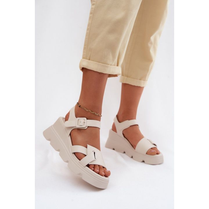 Kreminės basutės su platforma Step in style