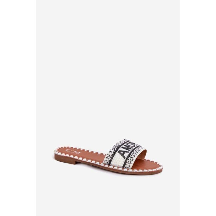 Šlepetės baltos su karoliukais vasarai AMORE Step in Style
