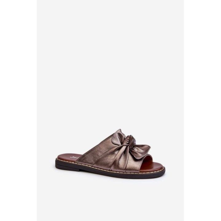 Sidabrinės basutės su dekoratyviniu kaspinu Step in style