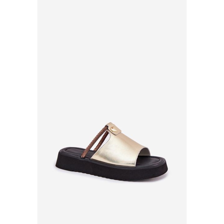 Aukso spalvos basutės su platforma Step in style