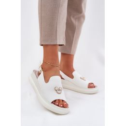 Baltos basutės su platforma ir dekoratyvine detale Step in style
