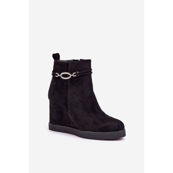 Juodi aulinukai su dekoratyvine sagtimi Step in style