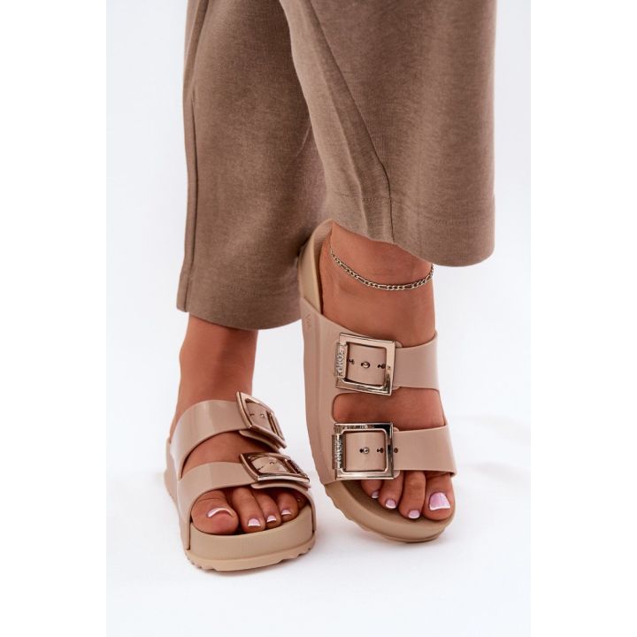 Baisių spalvos basutės su dviem sagtimis Step in style