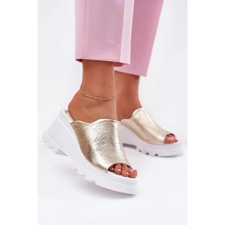 Aukso spalvos platforminės basutės Step in style