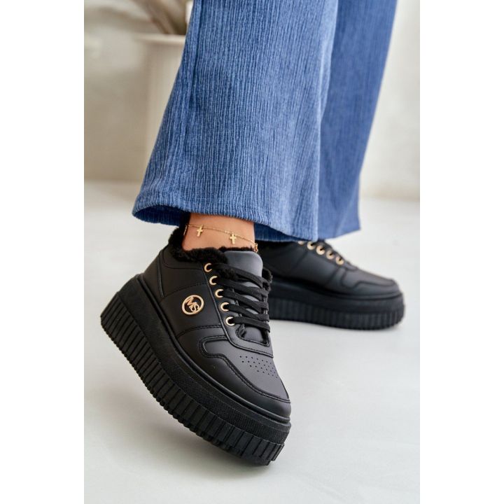 Juodi sportiniai bateliai su platforma Step in style