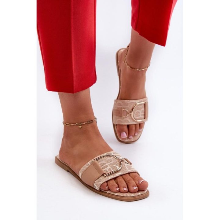 Smėlio spalvos basutės su sagtimi Step in style