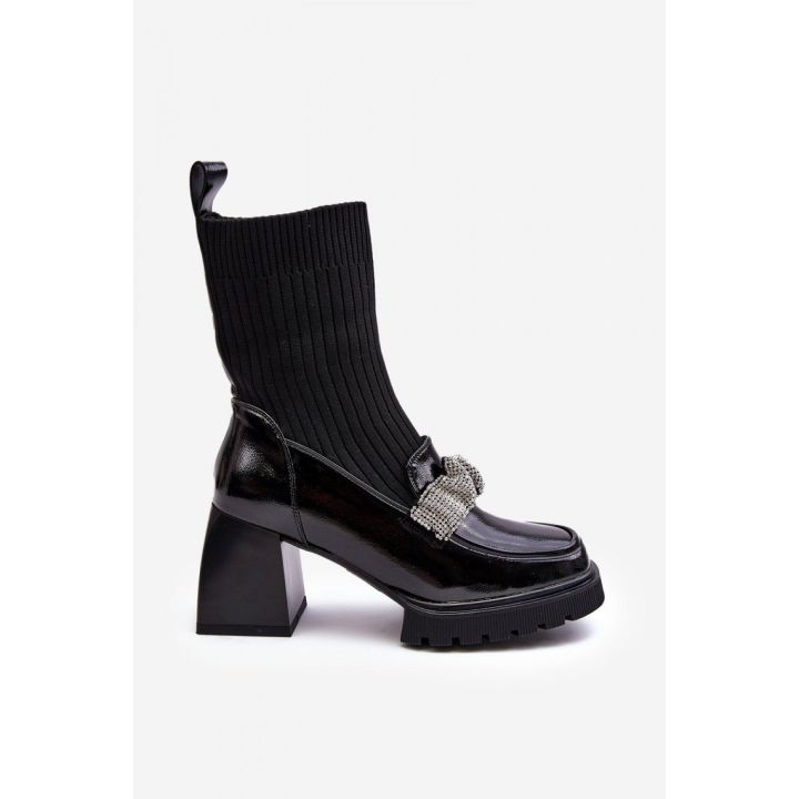 Juodi aulinukai su kulnu ir dekoratyvine sagtimi Step in style