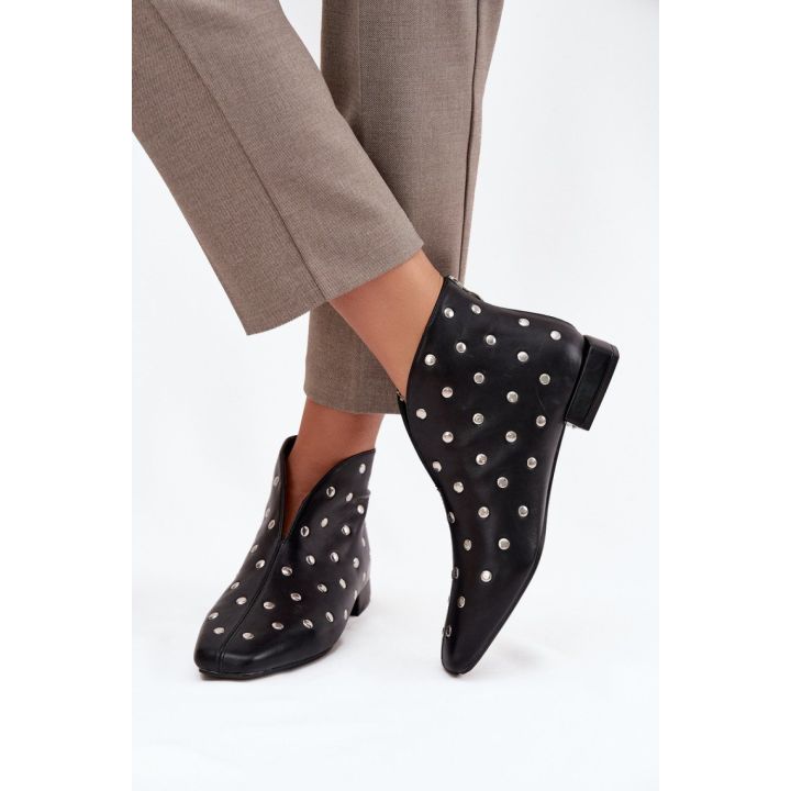 Juodi aulinukai su sidabro spalvos kniedėmis Step in style