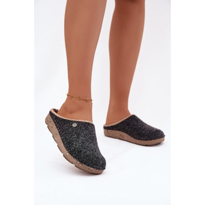 Tamsiai pilkos vilnonės šlepetės Step in style