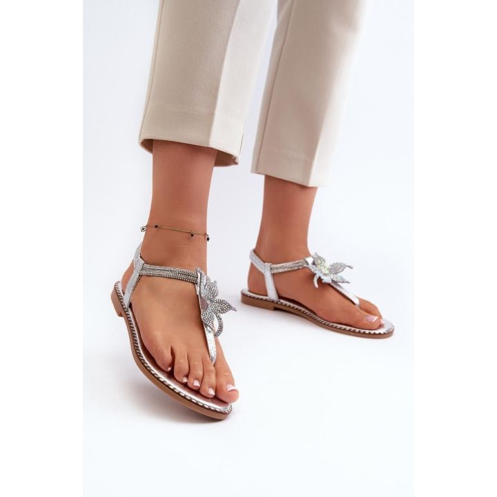Sidabrinės basutės su dekoratyvine gėle Step in style