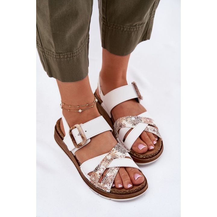 Baltos moteriškos basutės su kulnu Step in style