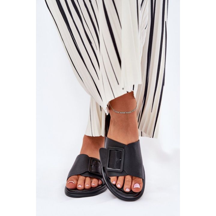 Juodos moteriškos basutės su sagtimi Step in style