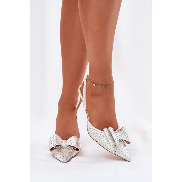 Balti aukštakulniai bateliai su kaspinu Step in style