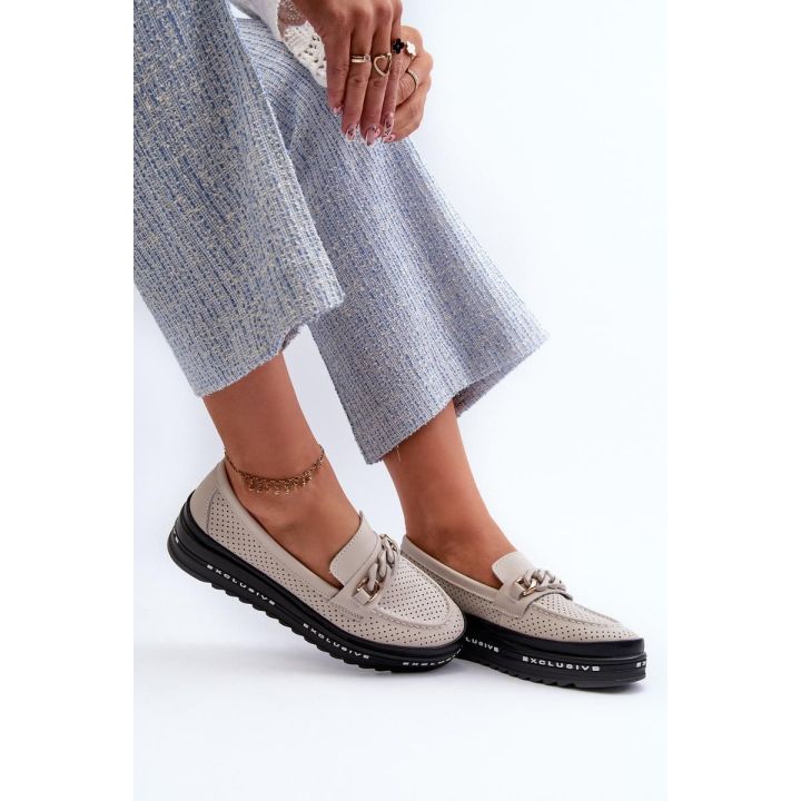 Mokasinai su grandinėlės detale Step in style