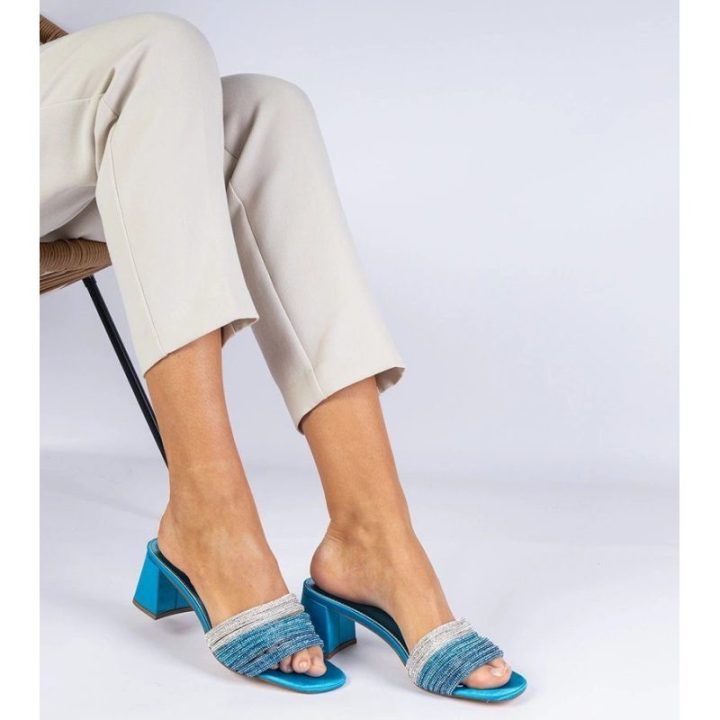 Mėlynos moteriškos basutės ant stambaus kulno Maritto