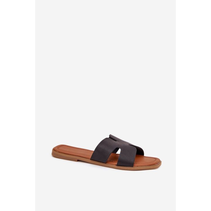 Juodos basutės Step in style