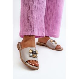 Basutės su dekoratyvinėmis detalėmis Step in style