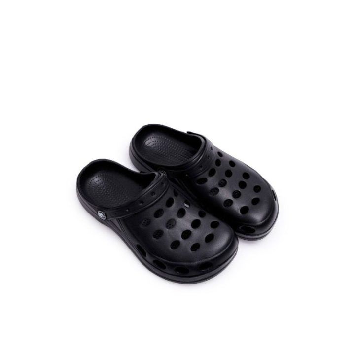 Šlepetės juodos ventiliuojamos su dirželiu Ideal Shoes