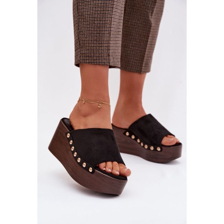 Juodos basutės su platforma ir metalinėmis detalėmis Step in style