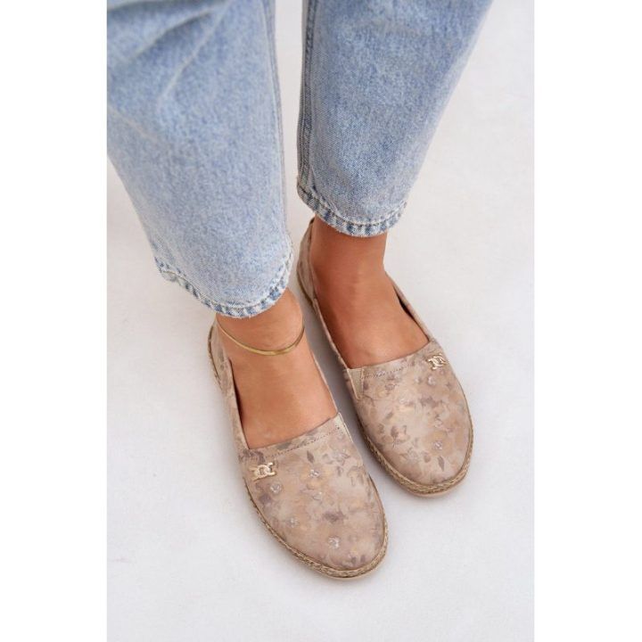 Elegantiškos moteriškos zomšinės espadrilės su gėlėmis, smėlio spalvos
