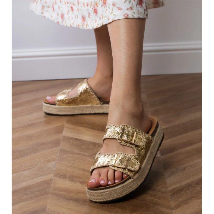 Auksinės espadrilės šlepetės moterims su sagtelėmis