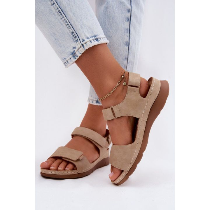 Smėlio spalvos basutės su pleištiniu kulnu Step in style