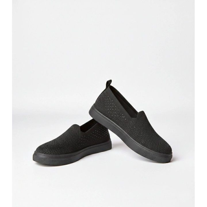 Moteriški slip-on sportbačiai su akutėmis juodi Gabrielle