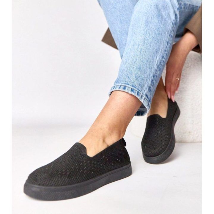Moteriški slip-on sportbačiai su akutėmis juodi Gabrielle