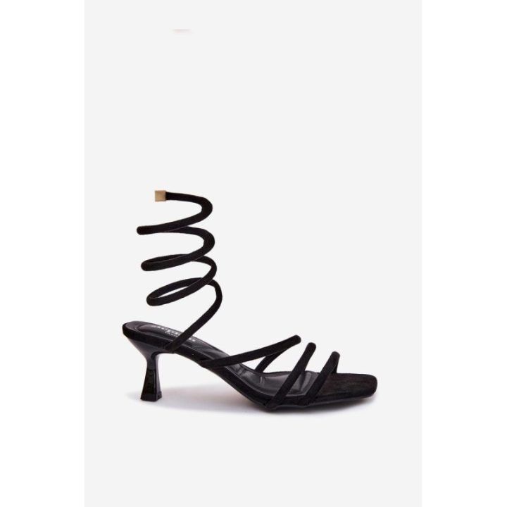 Juodos moteriškos aukštakulnės sandalai su dirželiais Samara