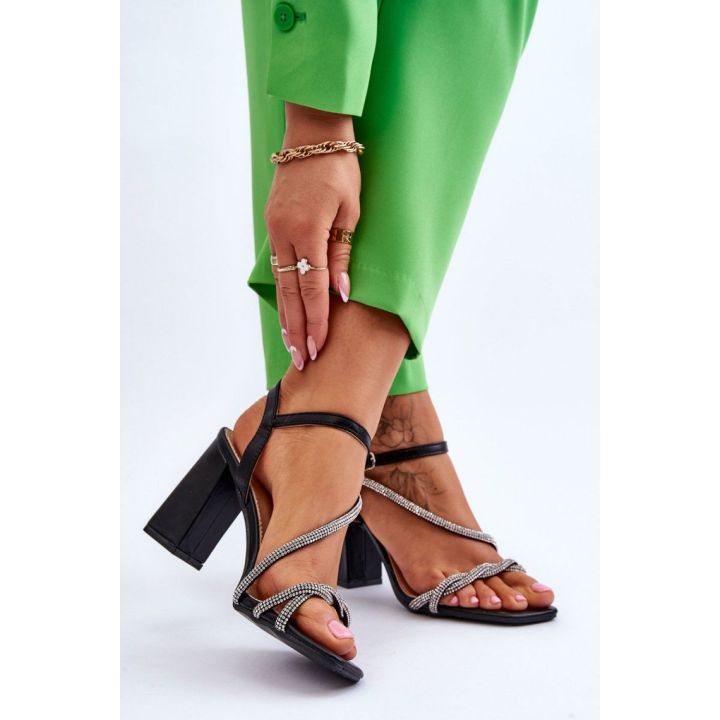 Basutės su kulnu su kristalų imitacijos dirželiais Step in style