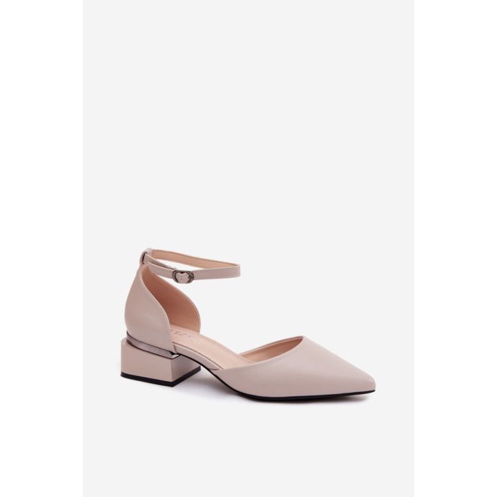 Šviesiai smėlio spalvos basutės su kulnu Step in style